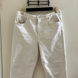 Winter White Frayed Hem Jeans, Slightly Cropped, Curley Fit